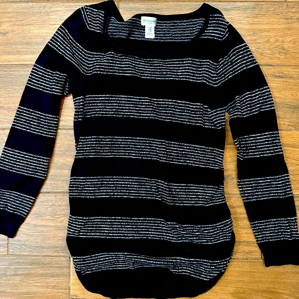 Motherhood Maternity soft knit sweater size medium